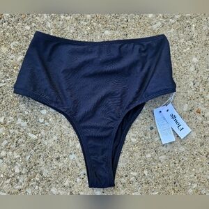 NWT Flouge cheeky bikini bottoms size Med